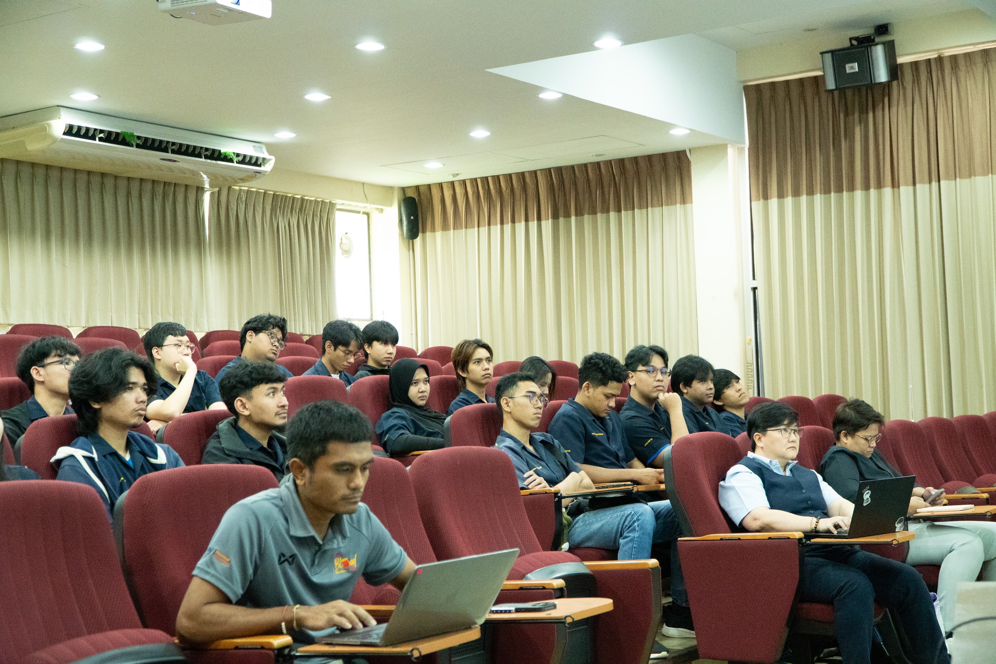 559941870 1542090546771105 8544338386050567451 n