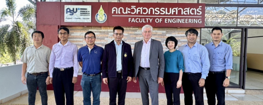 ประธานหลักสูตรวิศวกรรมคอมพิวเตอร์และประธานหลักสูตรหลักสูตรวิศวกรรมปัญญาประดิษฐ์ ร่วมต้อนรับและหารือความร่วมมือกับ Dr. Jos Vander Sloten คณบดี คณะ Engineering Science จาก KU Leuven ประเทศเบลเยียม